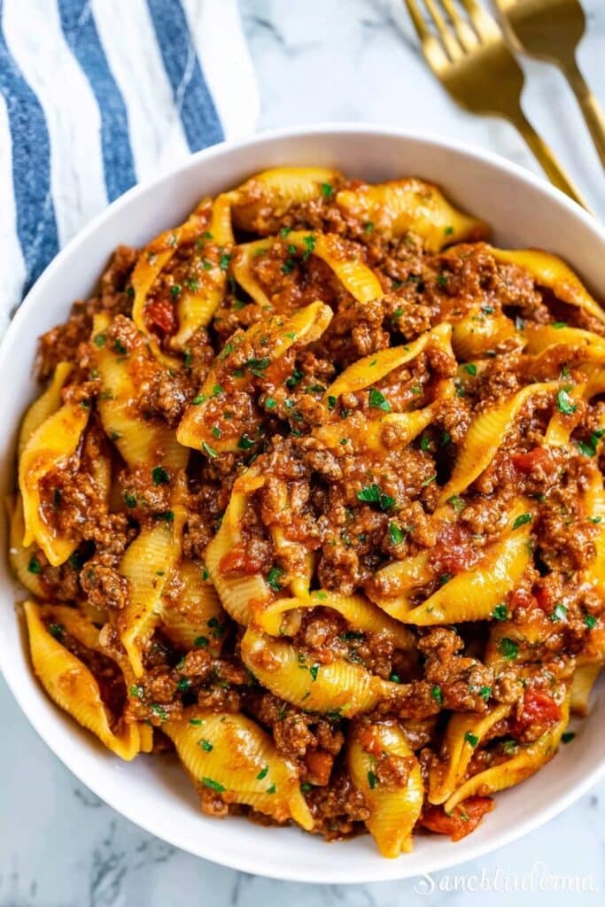 Creamy Beef and Pasta Shells Recipe